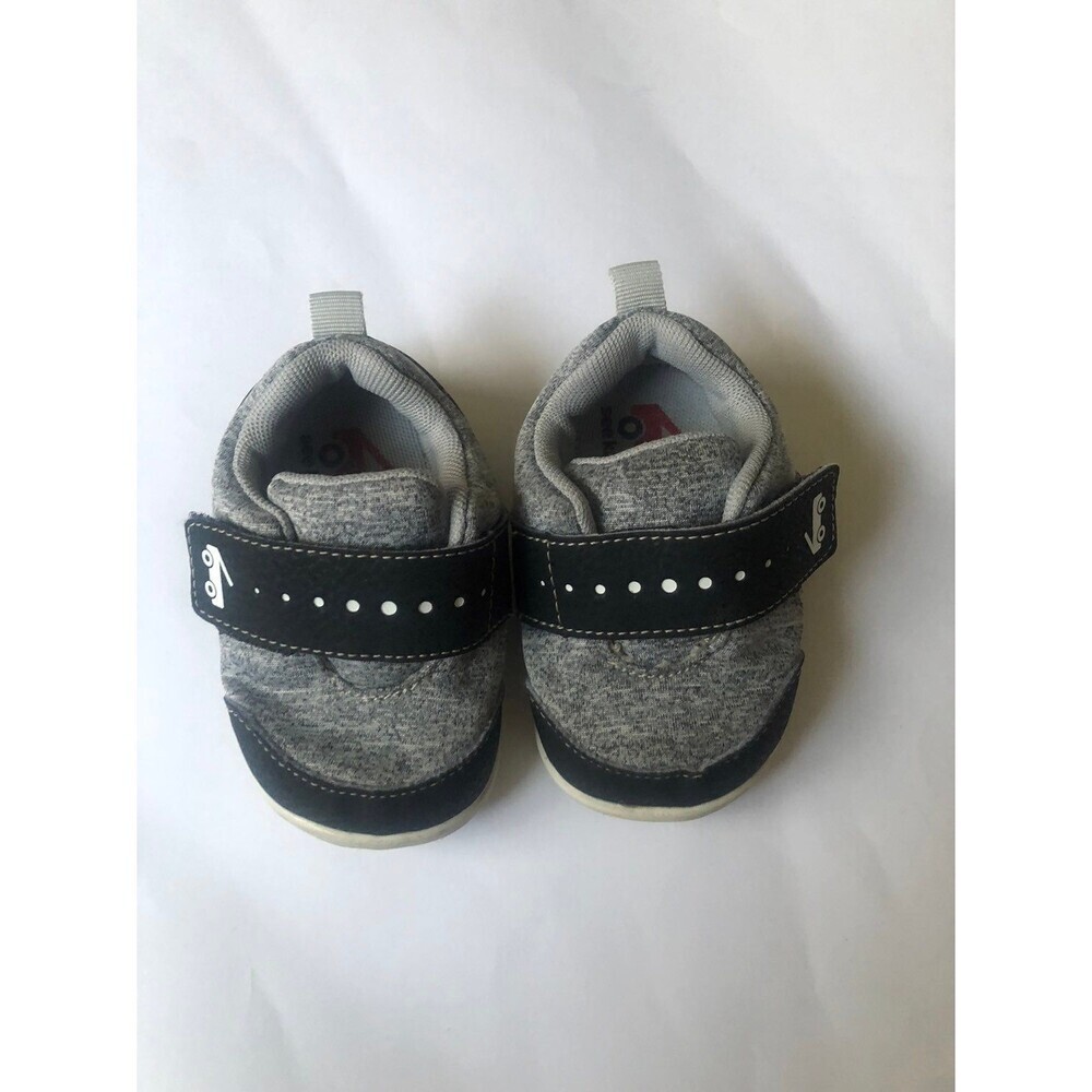 See kai run baby shoes sz 4